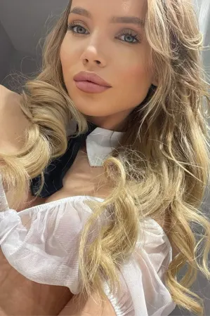Cindy selfie
