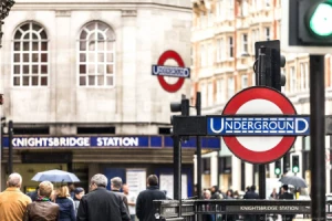 Meeting Escorts - How To get Around London