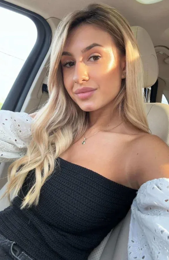 Molly selfie