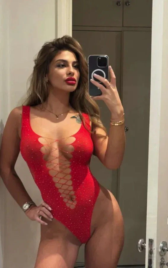 Jasmine selfie