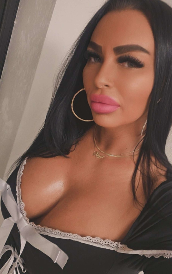 Sandra profile image #1