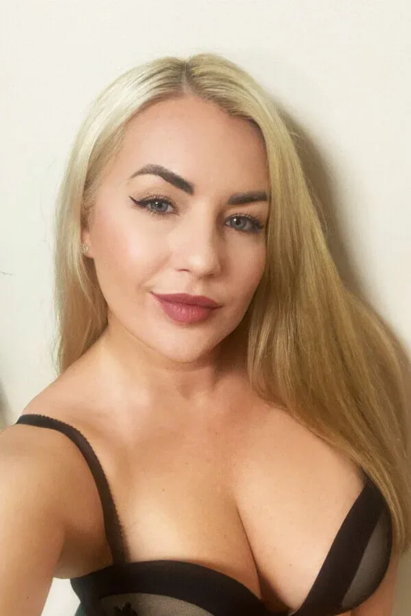 Scarlett selfie