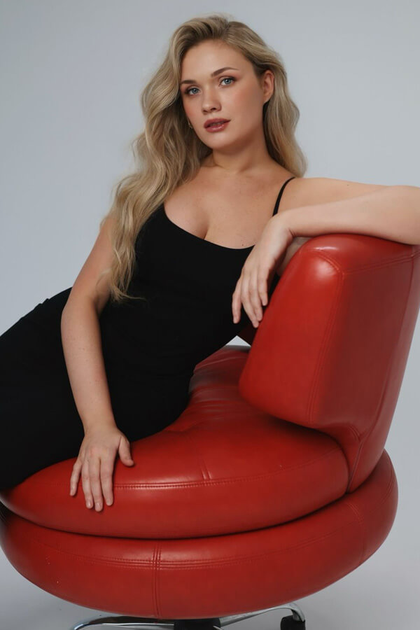 Adriana profile image #3